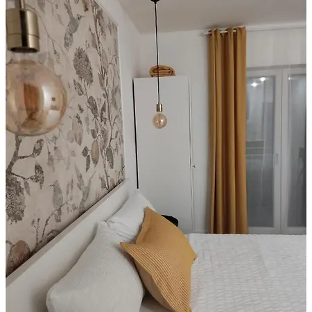 Mina Lux * Jelsa (Hvar)