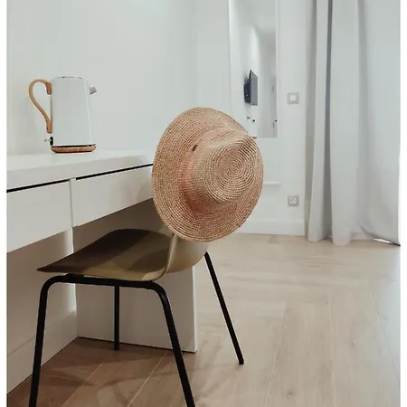 Mina Lux * Jelsa (Hvar)