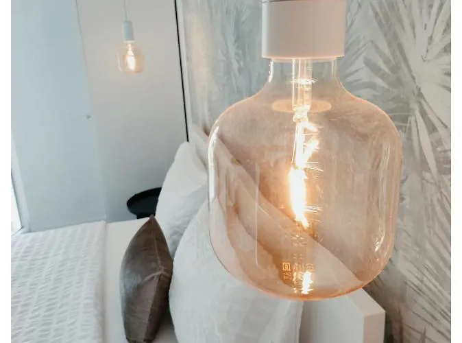 Mina Lux
